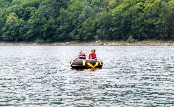 900704 Girls Tubing